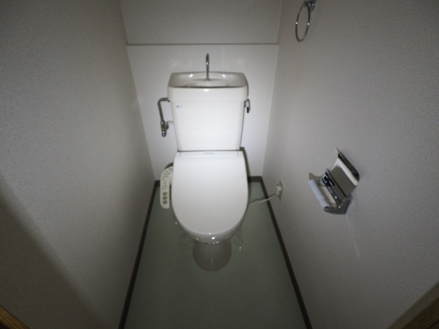 トイレ　ウォシュレット付