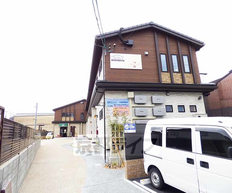 京都市北区紫野南舟岡町のアパートの建物外観