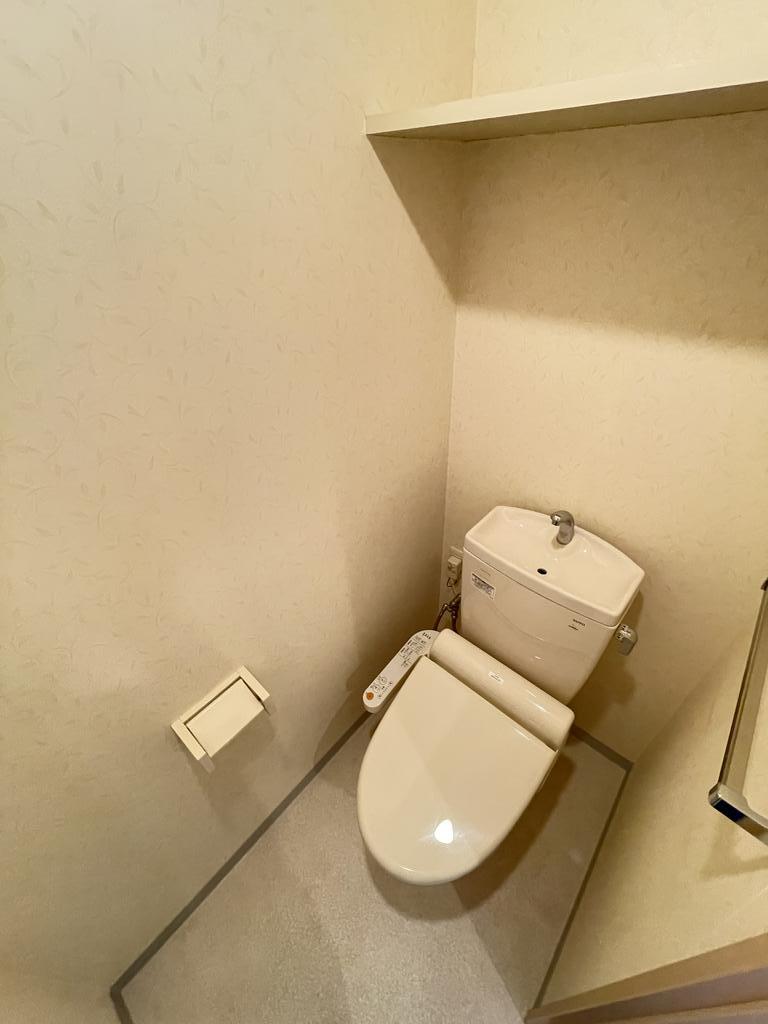 トイレ　ウォシュレット付き