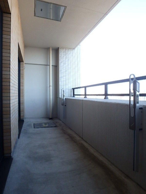 バルコニー　図面と現状に相違がある場合には現状を優先