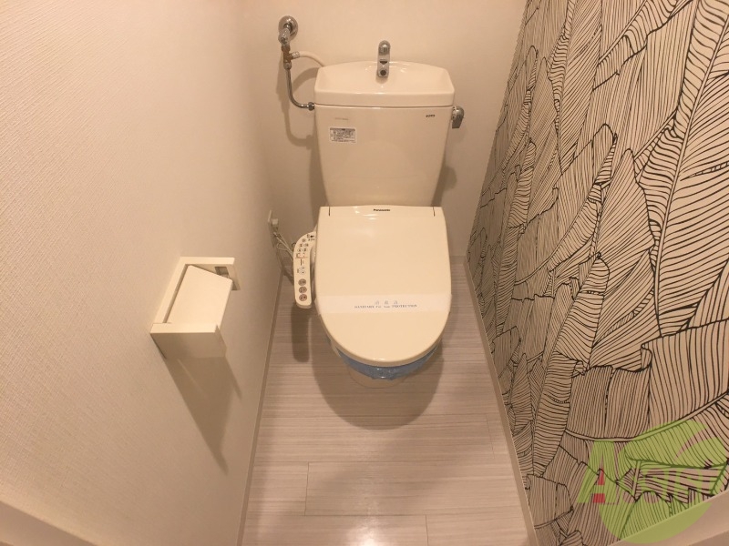 トイレ　ウォシュレット機能がついたトイレ。安心して使用できますね。