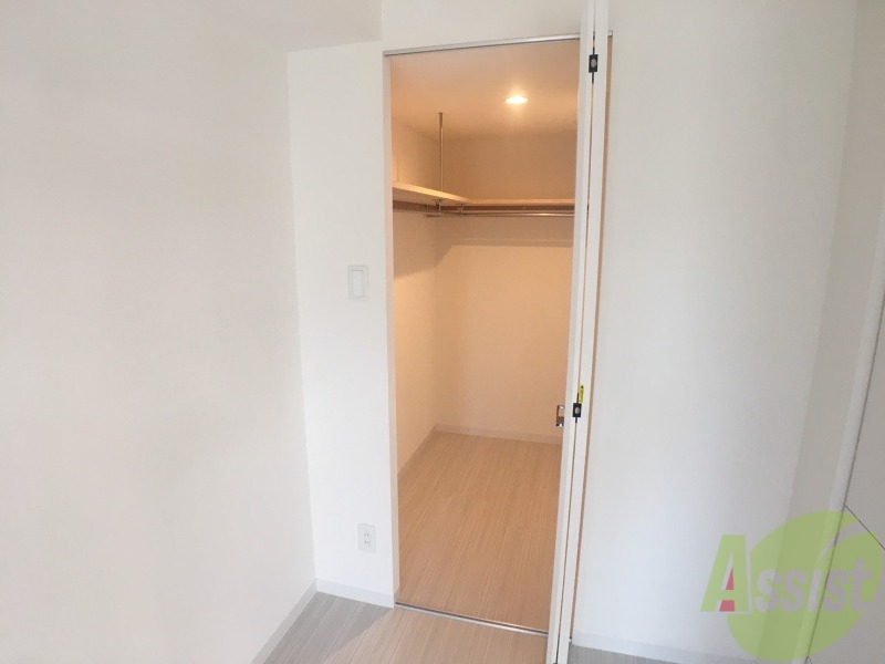 収納　クローゼットは奥行きもあり、荷物が多い方でも安心です。