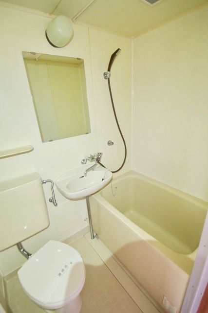 バス・シャワールーム　★清潔感のあるユニットバスです★