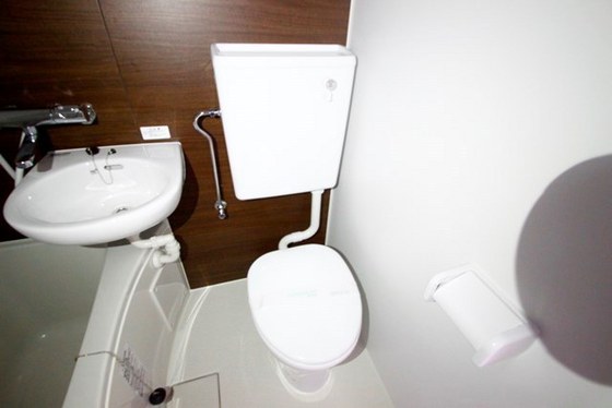 洗面設備　※別号室の写真です