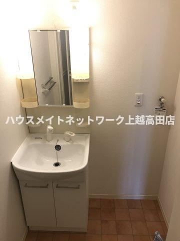 洗面設備　シャワー洗面・洗濯機置場