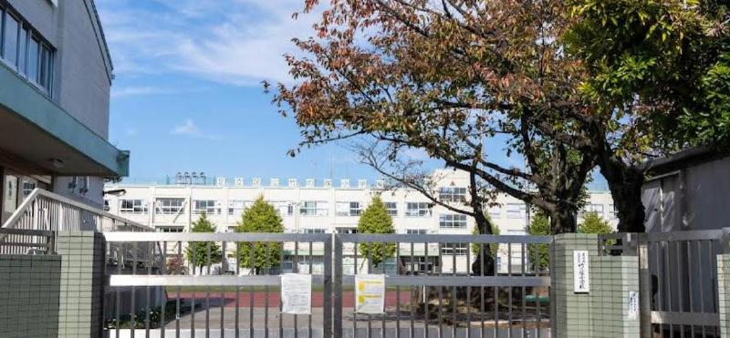 小学校　足立区立竹の塚小学校（小学校）まで50m