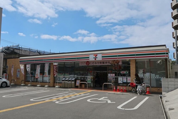 コンビニ　セブンイレブン（コンビニ）まで350m