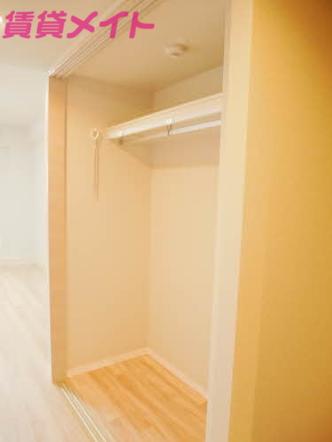 収納　同物件別部屋の写真です