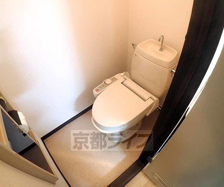 トイレ　ウォシュレット付いてます