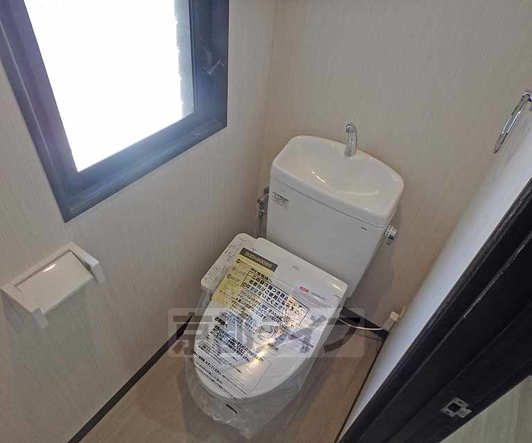 トイレ　洗浄機能付きトイレです。