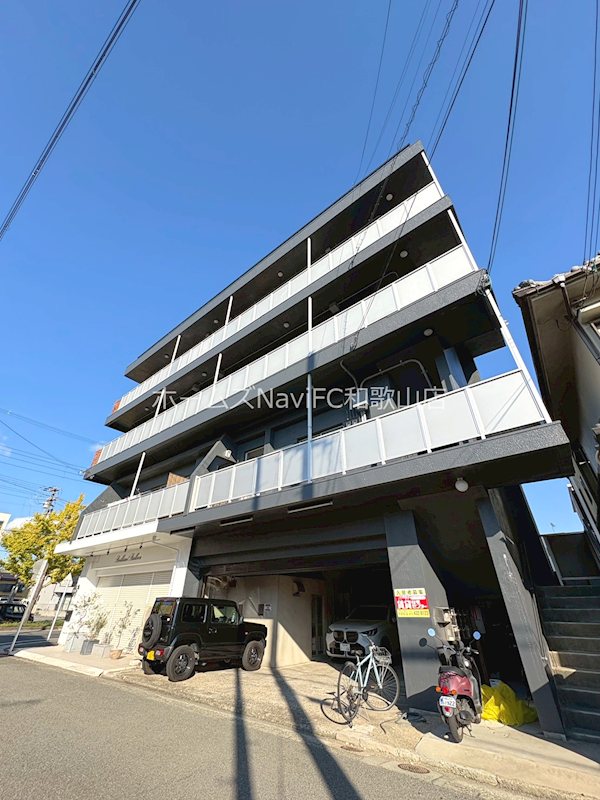 岩尾マンションの外観写真
