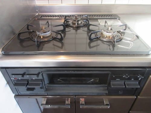 その他設備　３口ガスコンログリル付