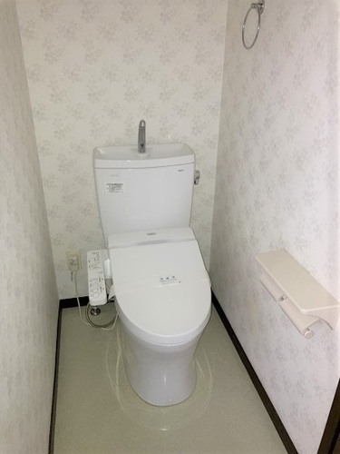 トイレ　温水洗浄便座
