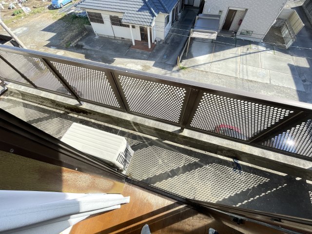 バルコニー　陽当たり良好なバルコニーです