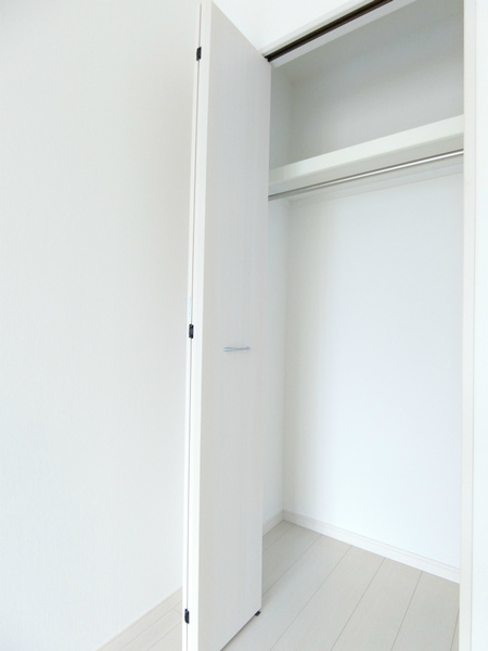 収納　「ハンガーパイプ付きクローゼット」
