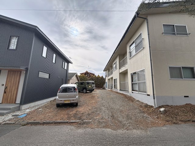 駐車場　車はこちらに停めてくださいね＾＾