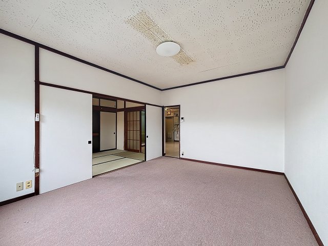 居室・リビング　シンプルな間取りですが、とっても広く感じるお部屋です☆