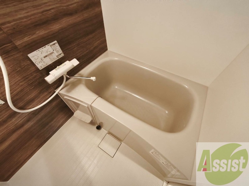 バス・シャワールーム　お風呂になります。一日の疲れを癒してくださいね。