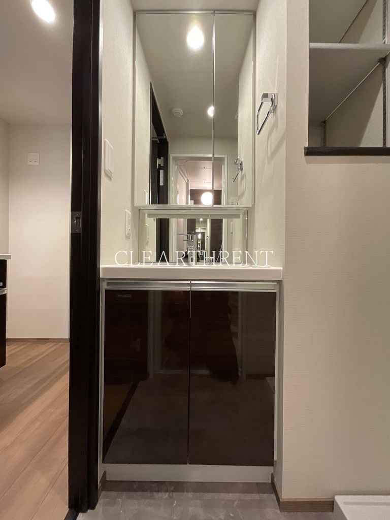 洗面設備　忙しい朝に、ちょっとした余裕をくれる洗面空間