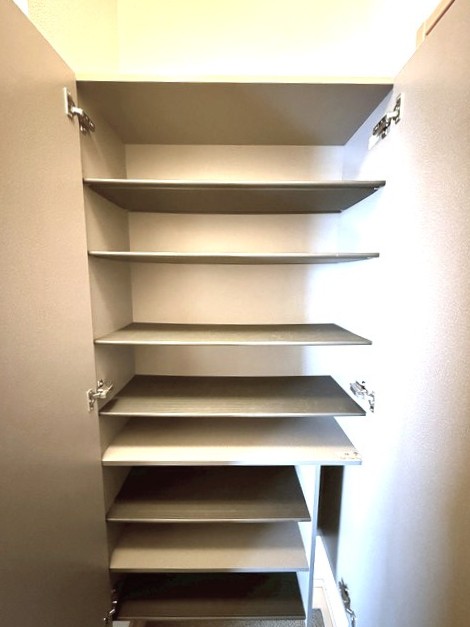 玄関　シューズボックスがあるので靴が散らからずいつでも玄関すっきり