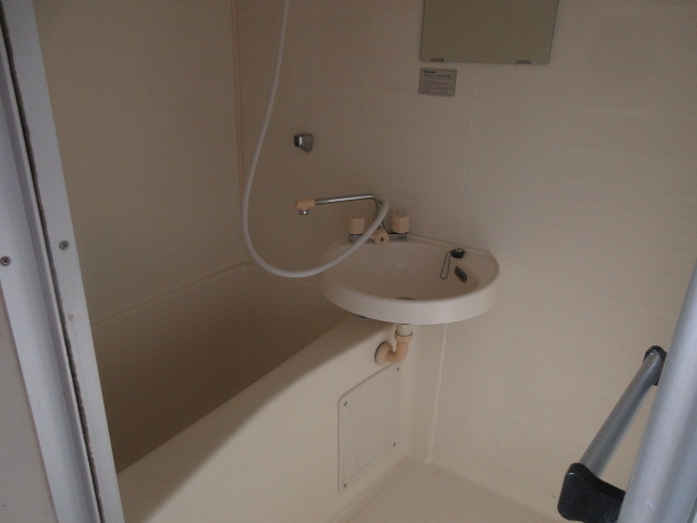 バス・シャワールーム　フロ・トイレ別。