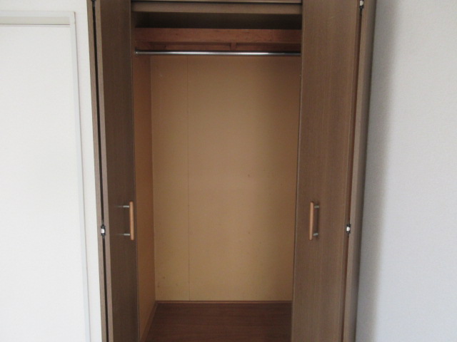 収納　たっぷり入るクローゼット。