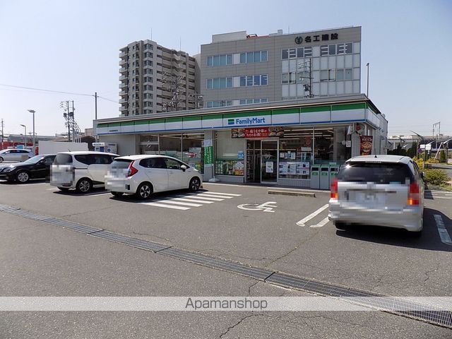 コンビニ　ファミリーマート枇杷島警察署前店（コンビニ）まで1960m