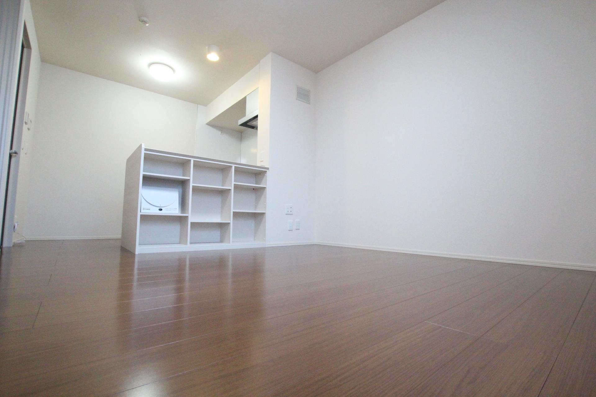 居室・リビング　同タイプ反転イメージ