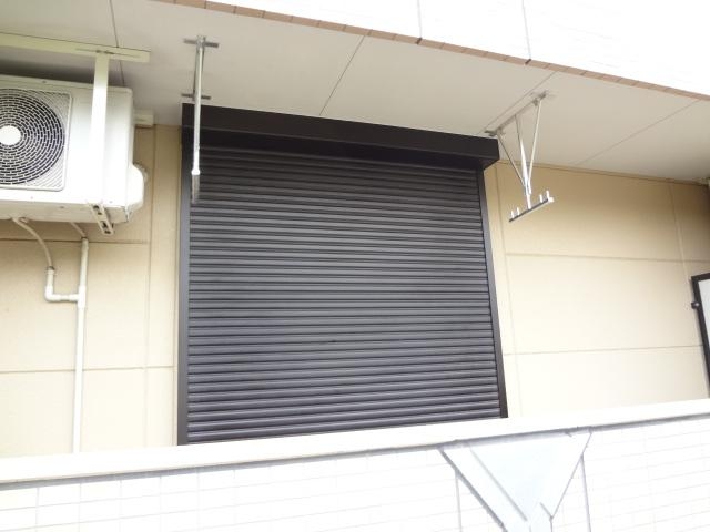 バルコニー　窓シャッター