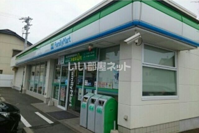 コンビニ　ファミリーマート 豊川末広通店（コンビニ）まで447m