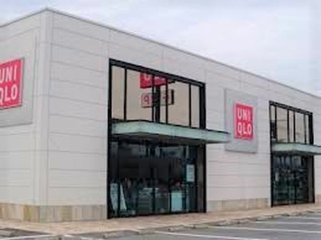 ショッピングセンター　ユニクロ紀の川店（ショッピングセンター）まで800m