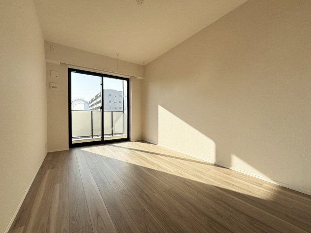 その他部屋・スペース　7.5帖洋室／床暖房あり