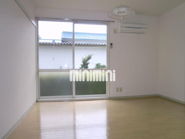 居室・リビング　季節ごとに便利なエアコン付。