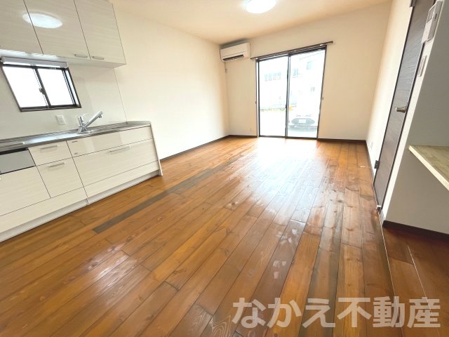 居室・リビング　こちらのリビングで趣味の時間をお楽しみください