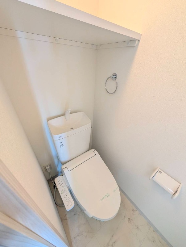 トイレ　他号室の写真になります。