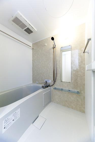 バス・シャワールーム　浴室乾燥機付きで家事効率UP！