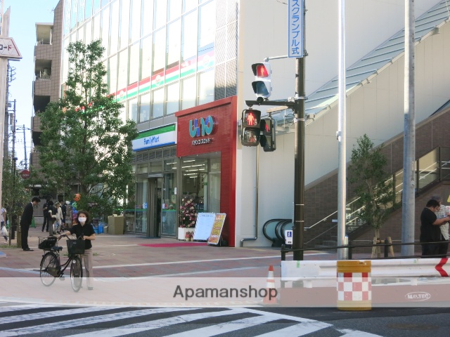 コンビニ　ファミリーマート（コンビニ）まで228m