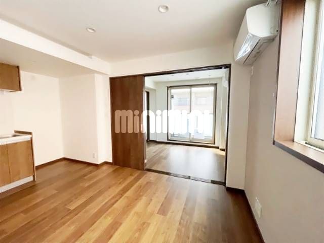 居室・リビング　別号室の参考写真