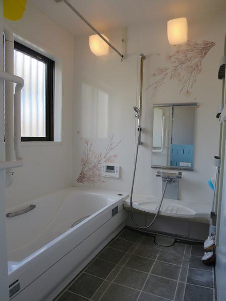 洗面設備　おしゃれできれいなお風呂