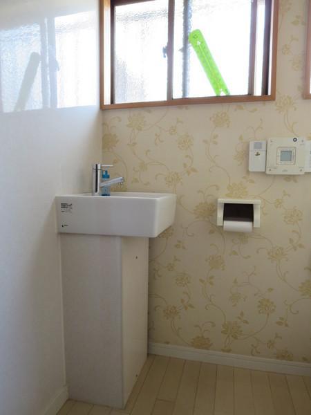 トイレ　専用の手洗いがついてます！