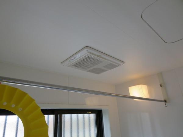 バス・シャワールーム　浴室乾燥機付き