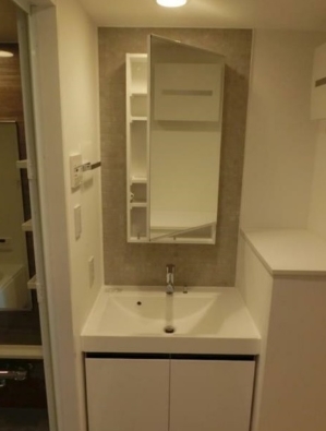 洗面設備　使いやすい洗面所です