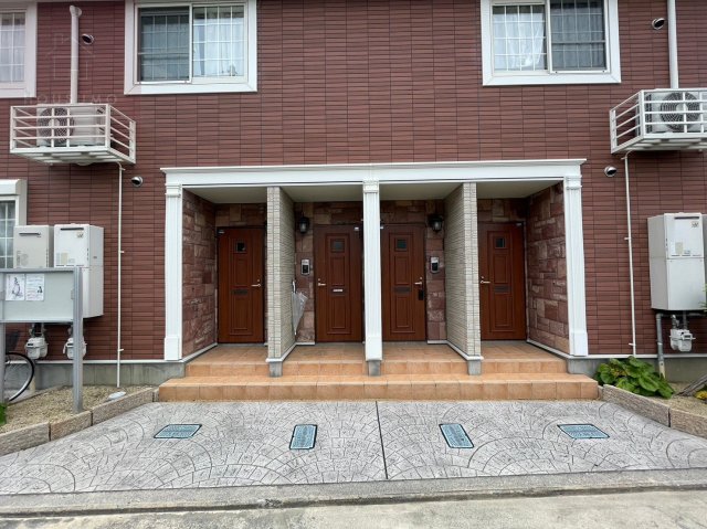 エントランス　ゆとりのあるエントランスです