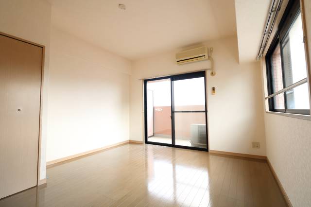 居室・リビング　日当たりの容共なお部屋です♪