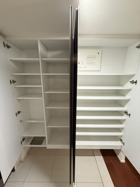 収納　シューズボックス