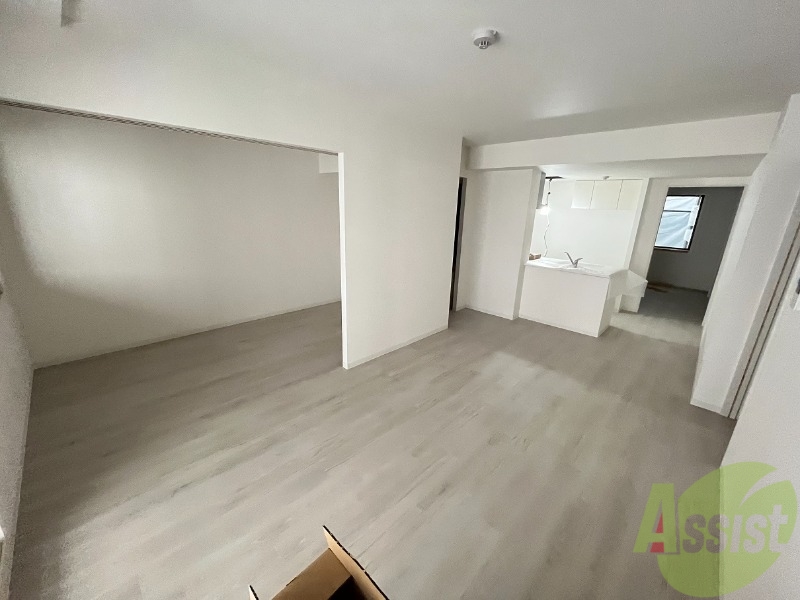 居室・リビング　広くてきれいなリビングです！快適に過ごせそうですね。