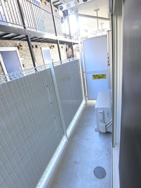 バルコニー　１階はテラス、２．３階はバル…?