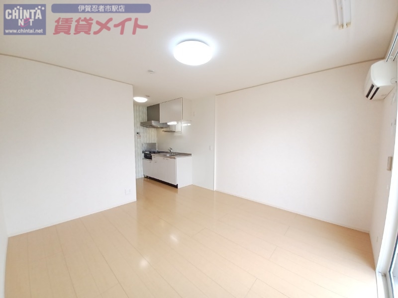 居室・リビング　同型参考写真