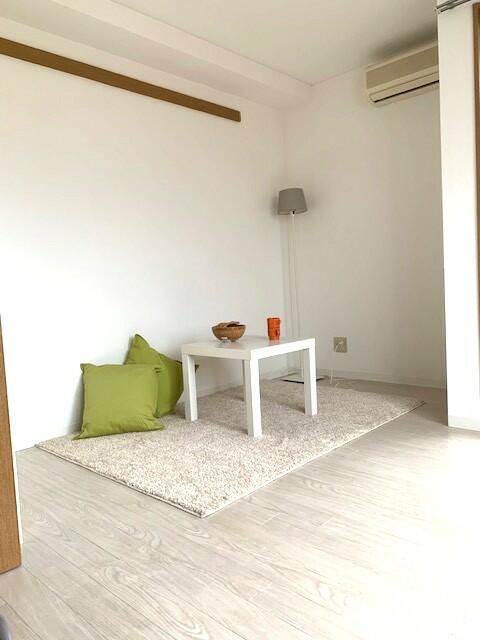 居室・リビング　別部屋参考写真となります