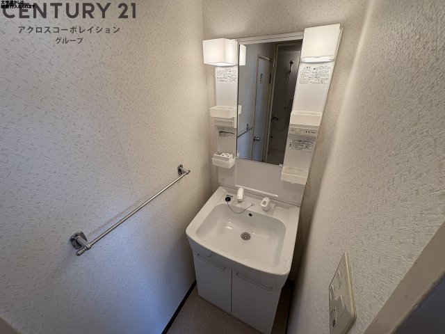 洗面設備　使いやすい独立洗面台♪